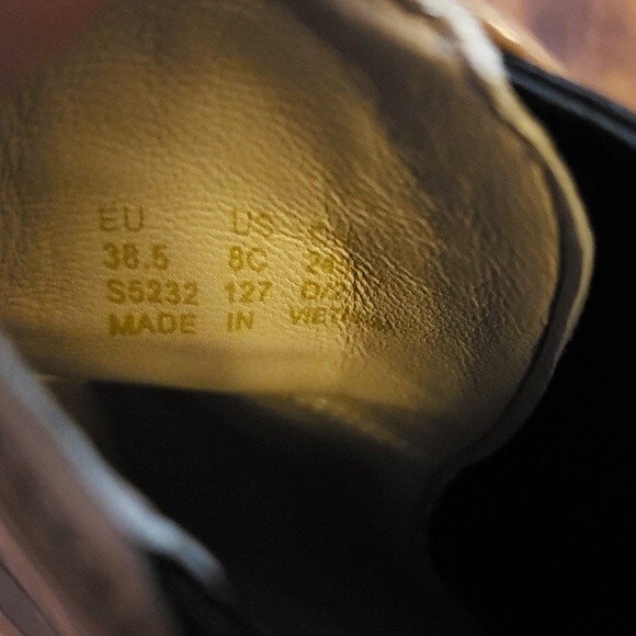 NWT Stuart Weitzman Norah Tan Embossed Leather Block Heel Boot Size 38.5 - Picture 7 of 7